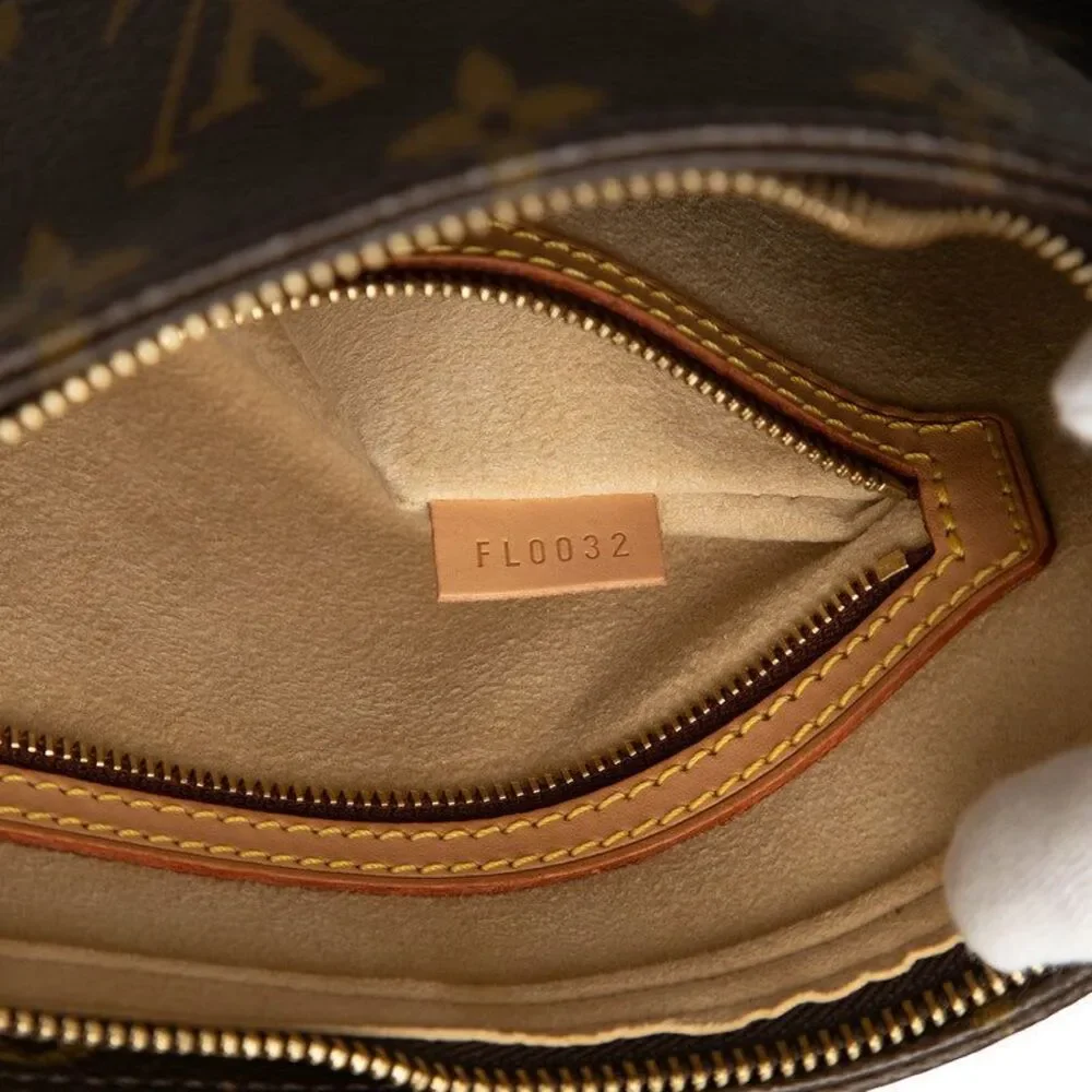 Louis Vuitton Looping MM Shoulder Bag